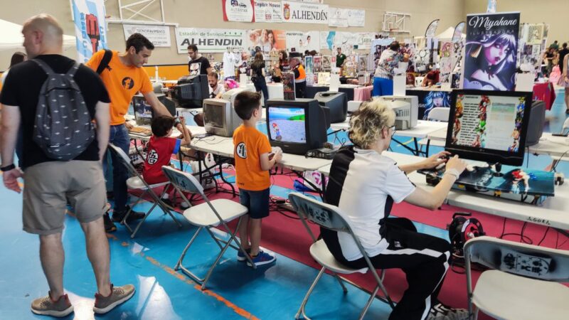 GRAN ACOGIDA DE RETROMANIACOS EN EL OTAKU SUMMER FEST DE ALHENDIN